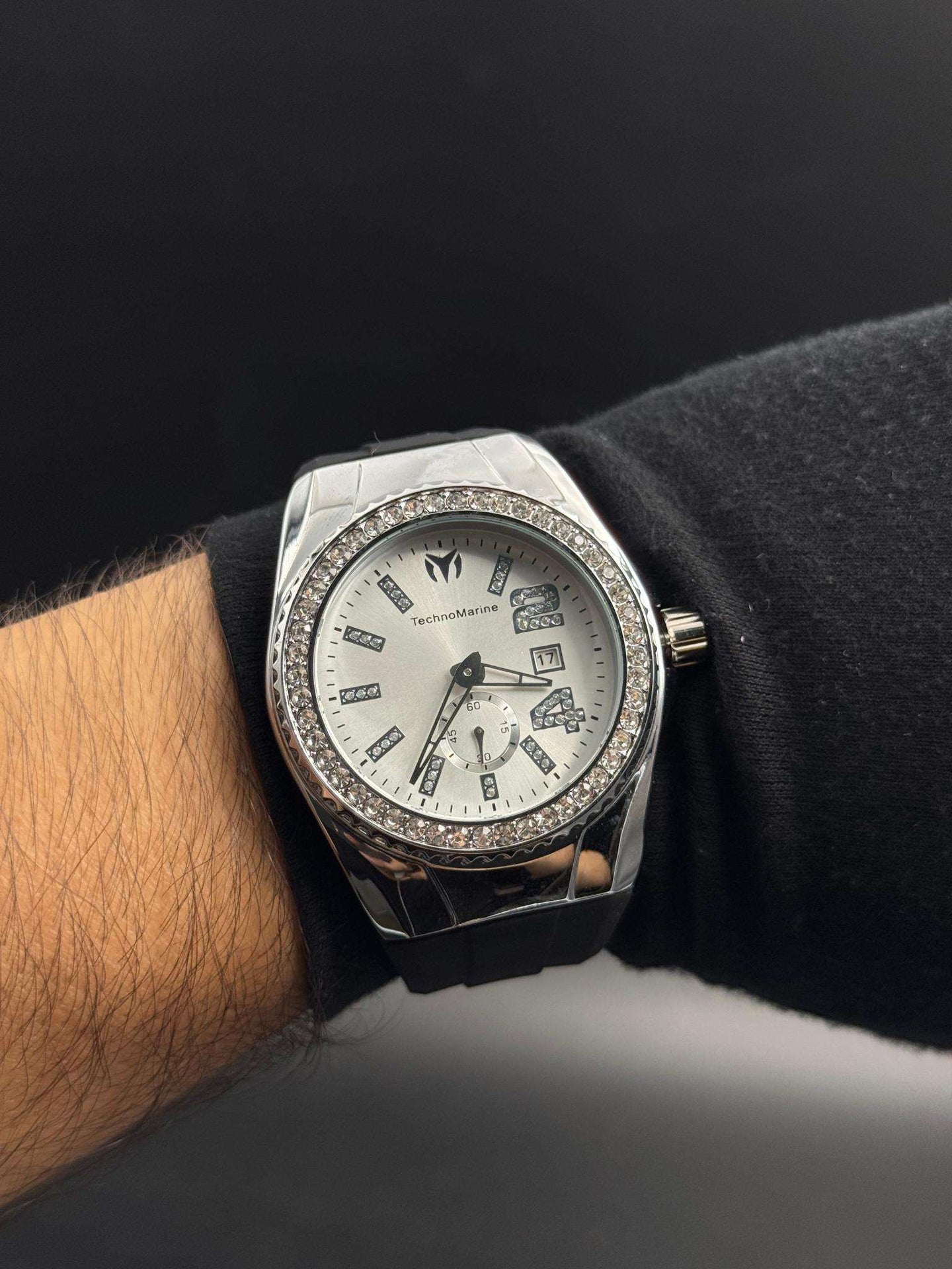 Tchmrnr Monogram 24 Negro Tablero Plateado Plateado