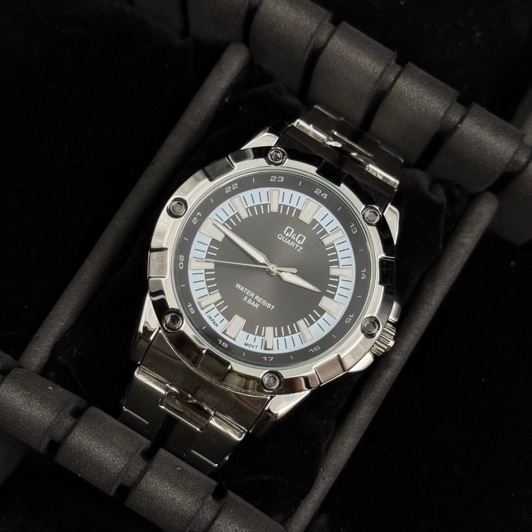 QYQ 4280 Plateado Tablero Negro Blanco