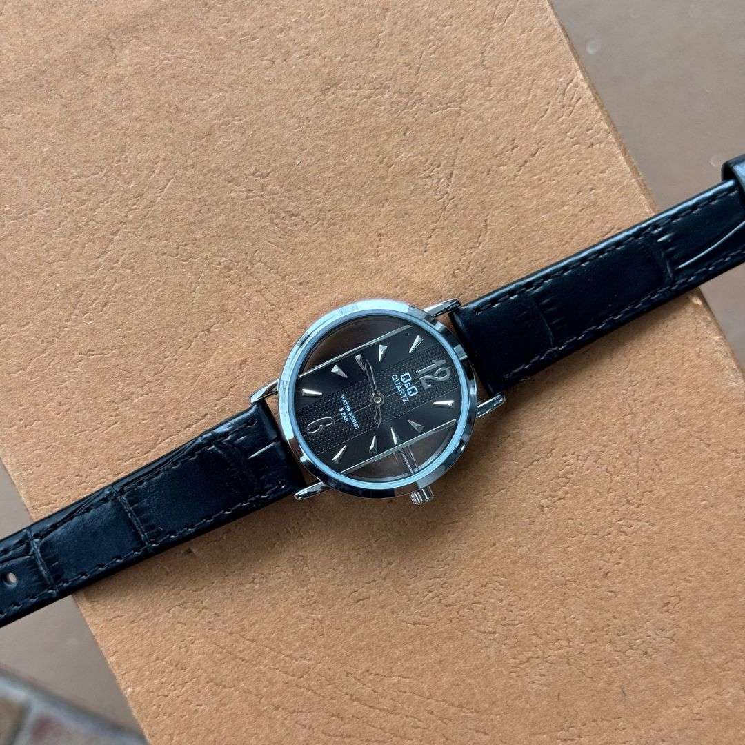 QYQ MUJER CUERO NEGRO TABLERO NEGRO-PLATEADO