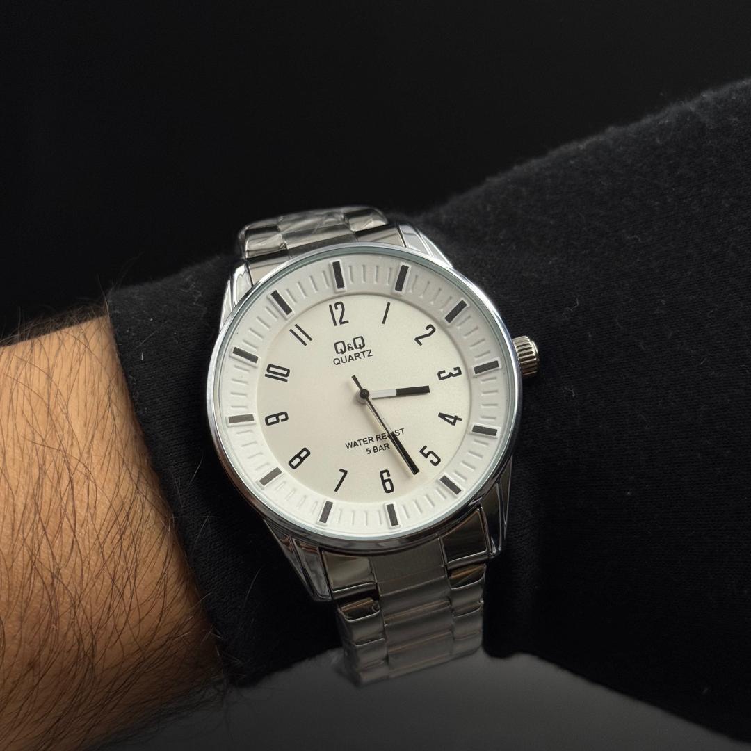 QYQ 3030 Plateado Tablero Blanco Manecillas Negras