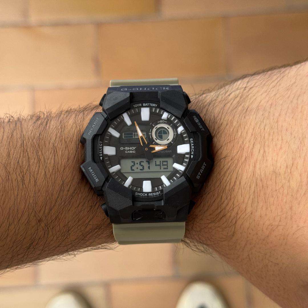 G-Shck GA-0105 Beige Tablero Negro - Blanco