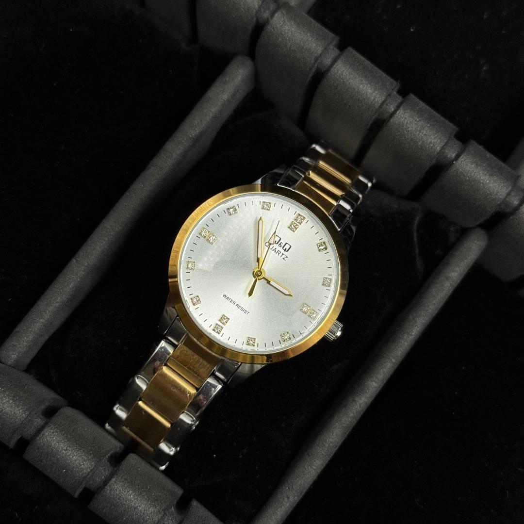 QYQ Mujer Diamond Bicolor Dorado Tablero Blanco