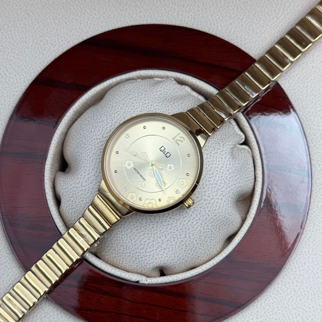 QYQ MUJER FLORES DORADO TABLERO DORADO