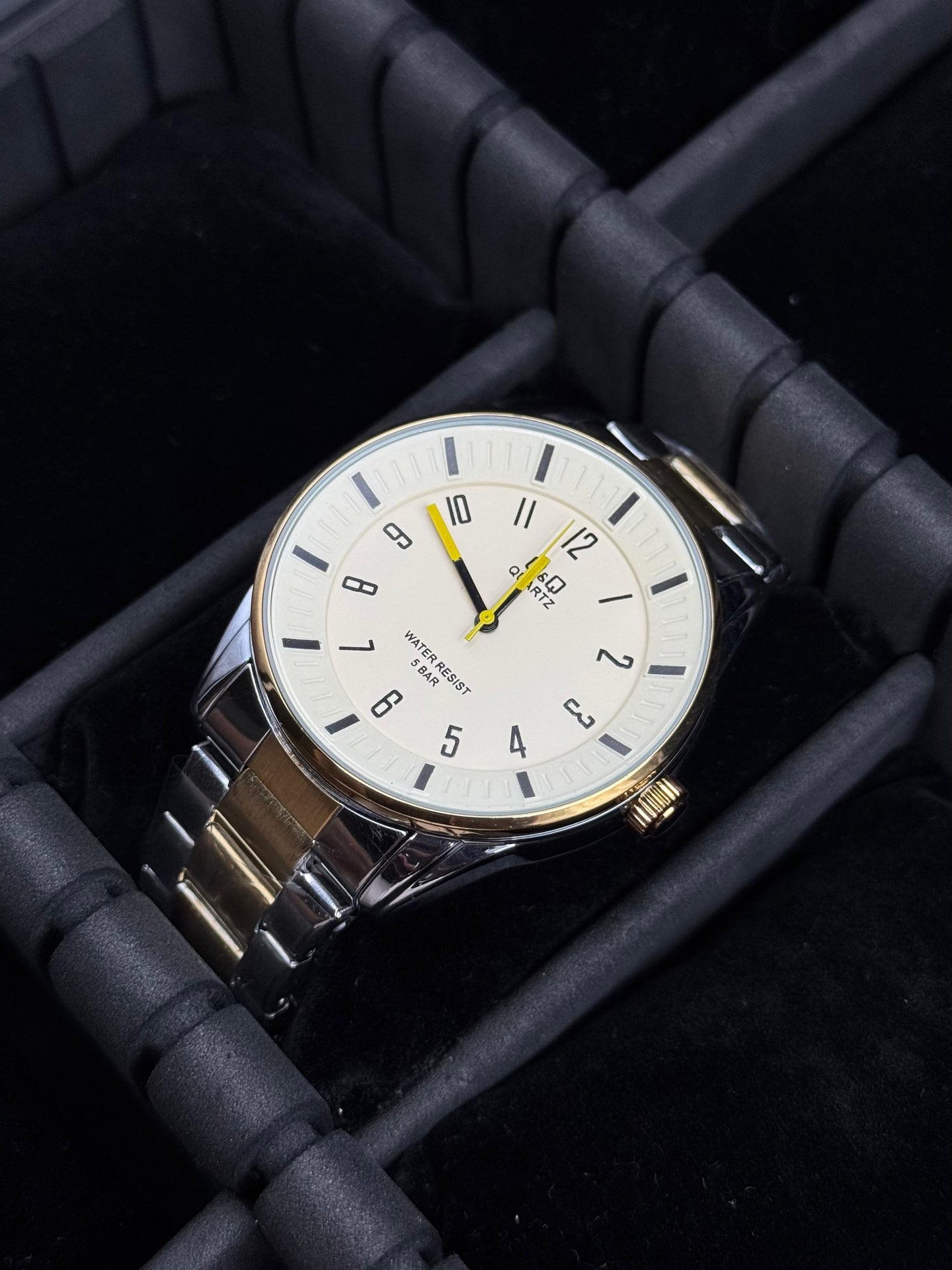 QYQ 3030 Bicolor Dorado Tablero Amarillo Manecillas Amarillas