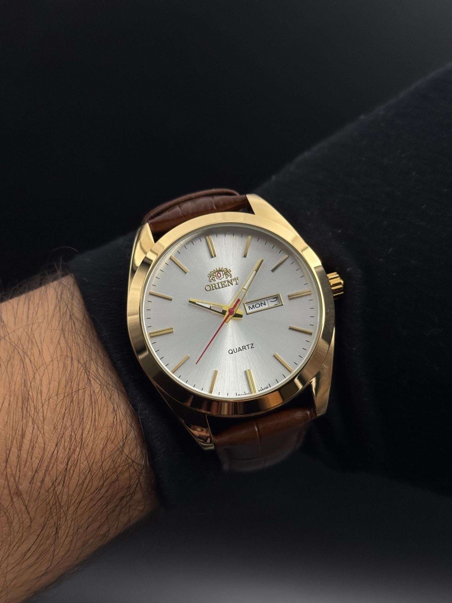 Ornt Clásico 320 Cuero Café Tablero Plateado Dorado