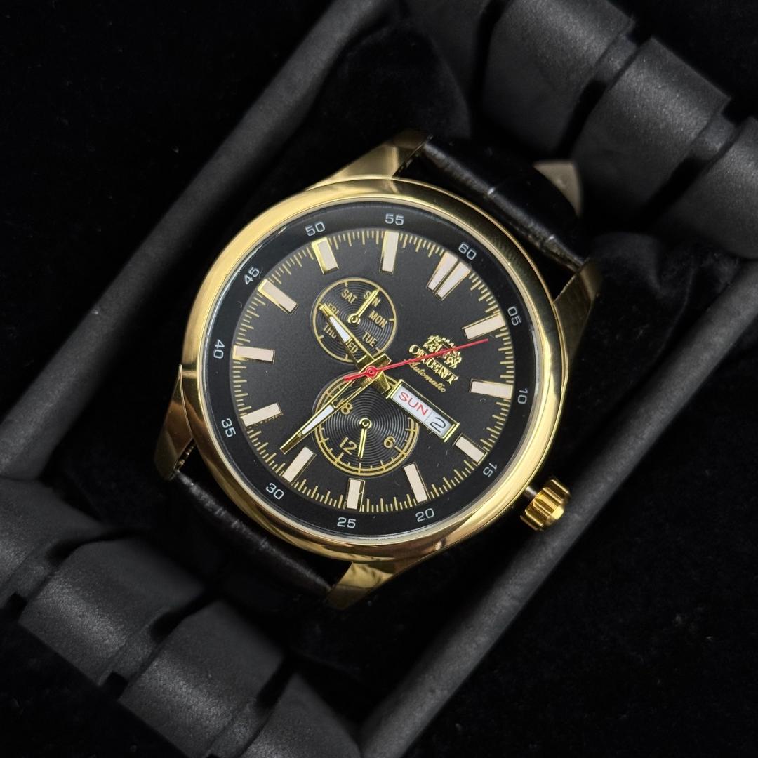 ORNT Cronógrafo Cuero Negro Dorado Tablero Negro Dorado