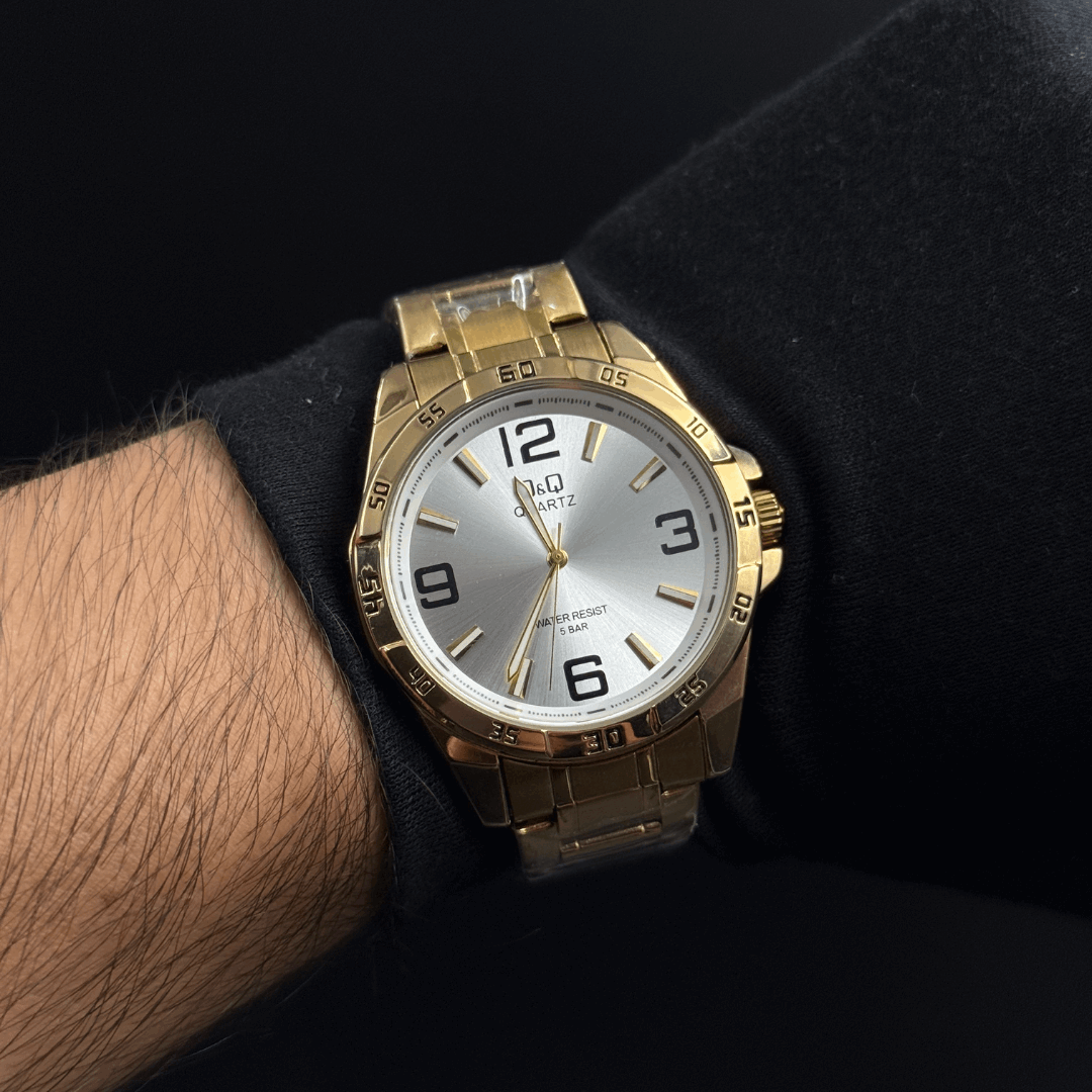 QYQ HOMBRE DORADO TABLERO PLATEADO