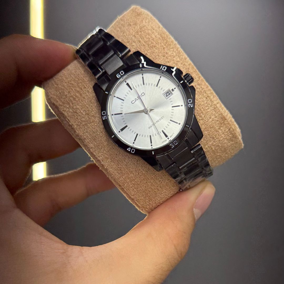 Cso Mujer Clásico Negro Tablero Plateado