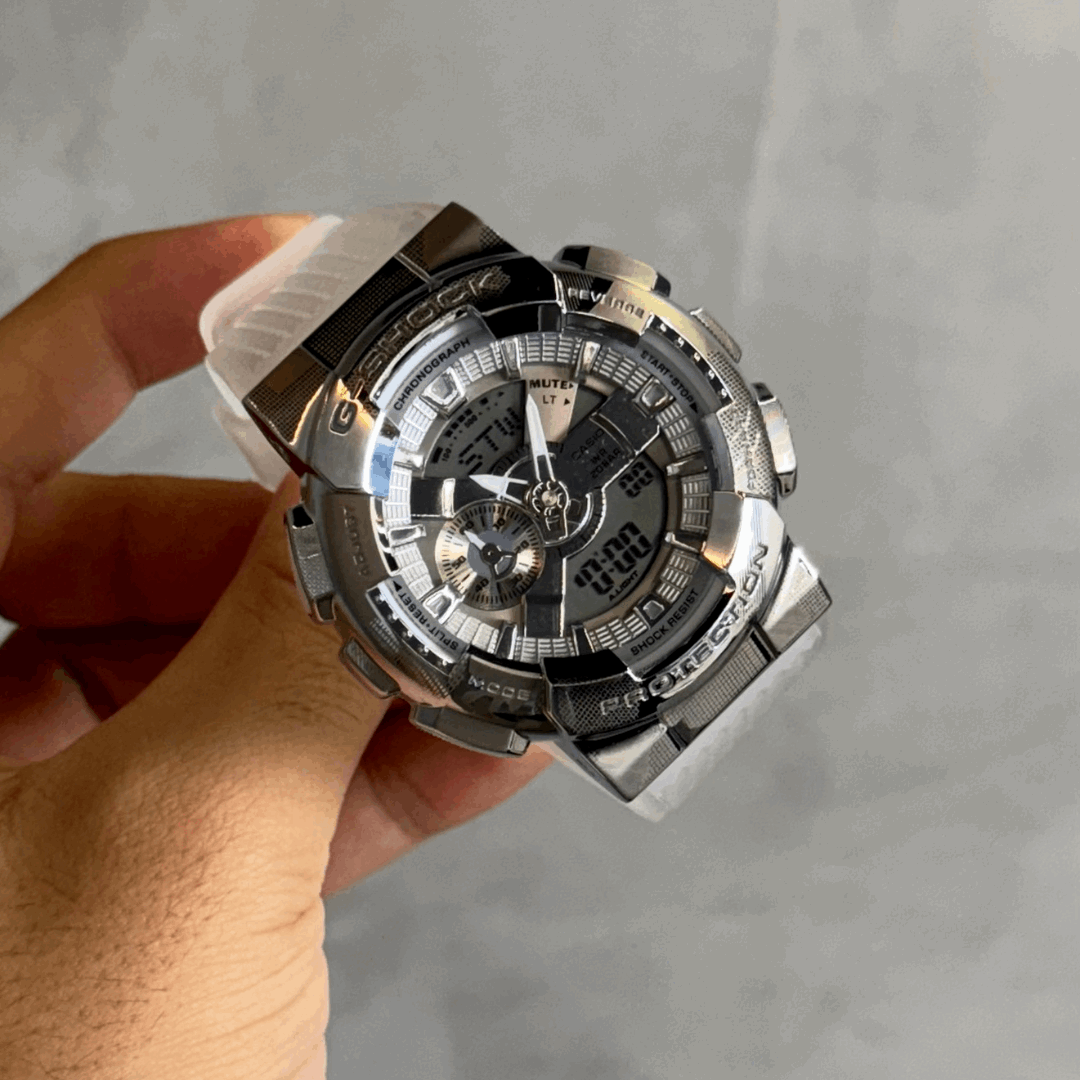 G-SHOCK GA-110 METAL BLANCO TABLERO PLATEADO