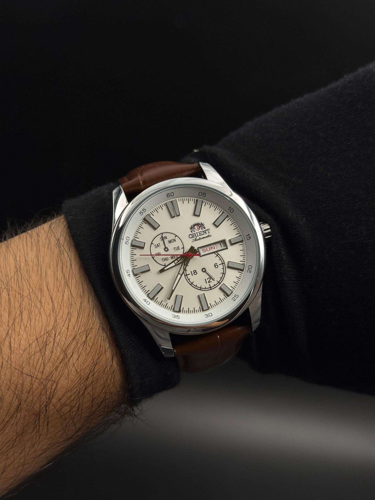 Ornt Cronógrafo Cuero Cafe Tablero Blanco Plateado