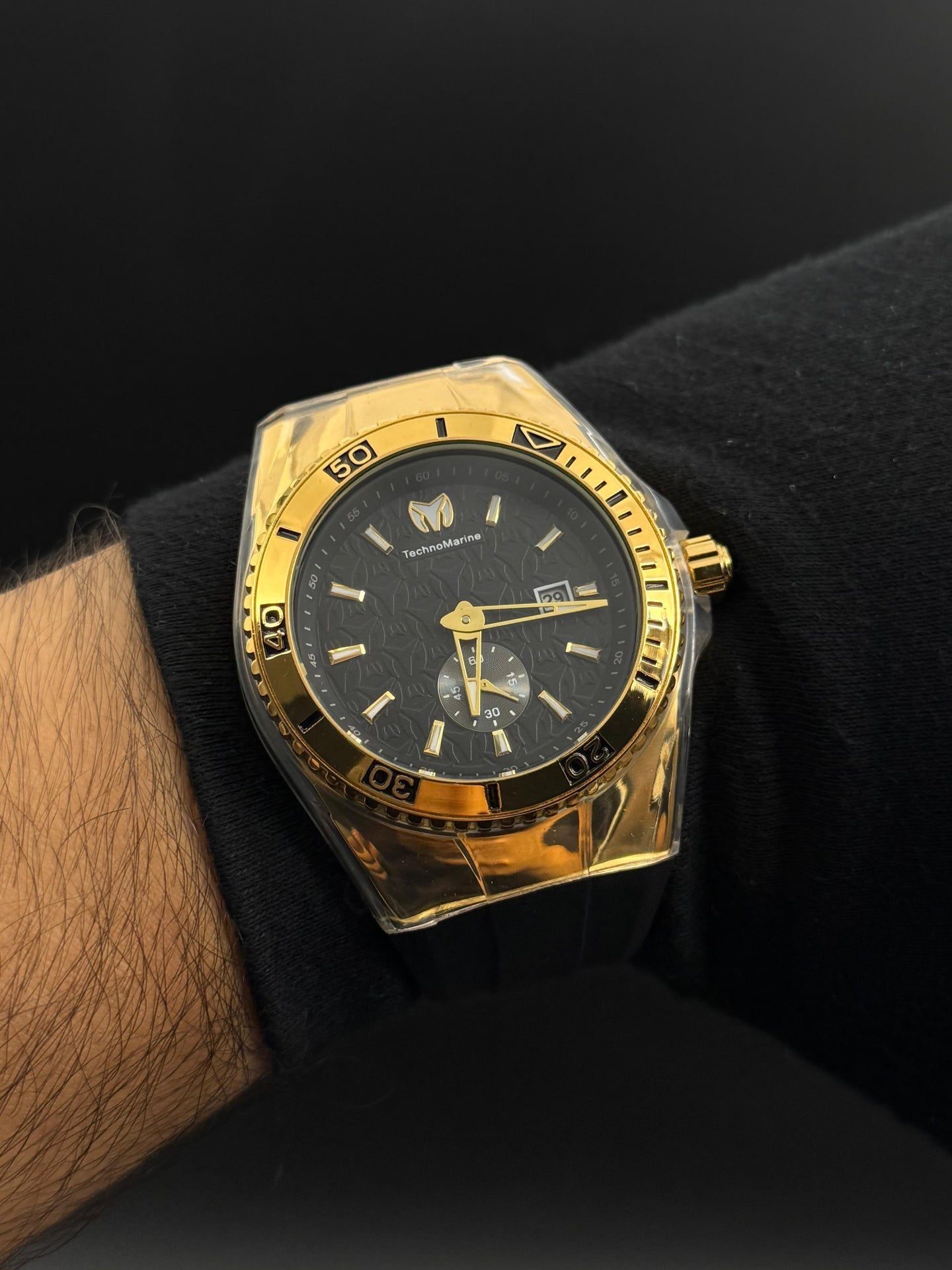 Tchmrn Monogram Negro Tablero Negro Dorado