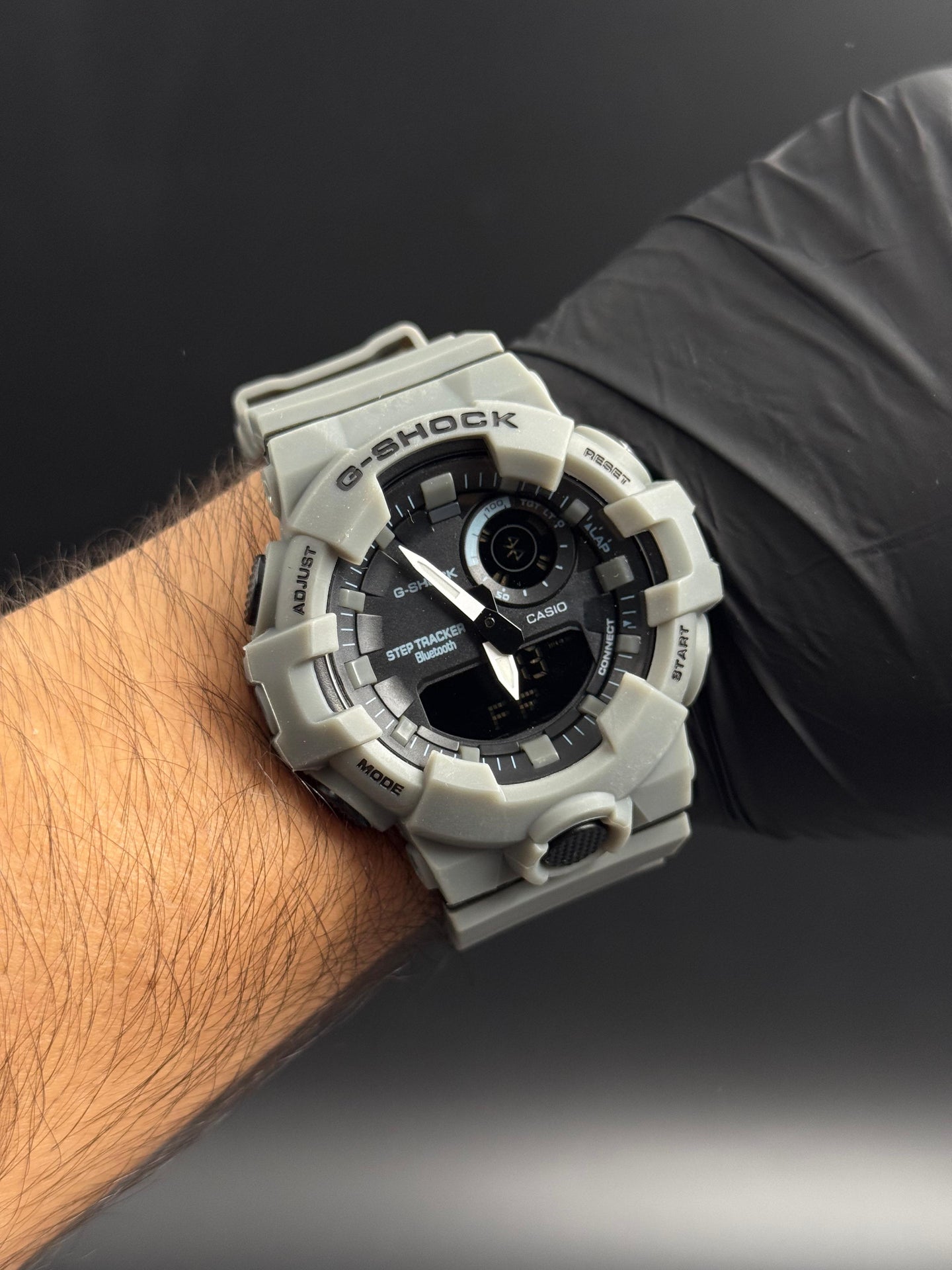 G-shck Gris Claro Tablero Negro Manecillas Blancas