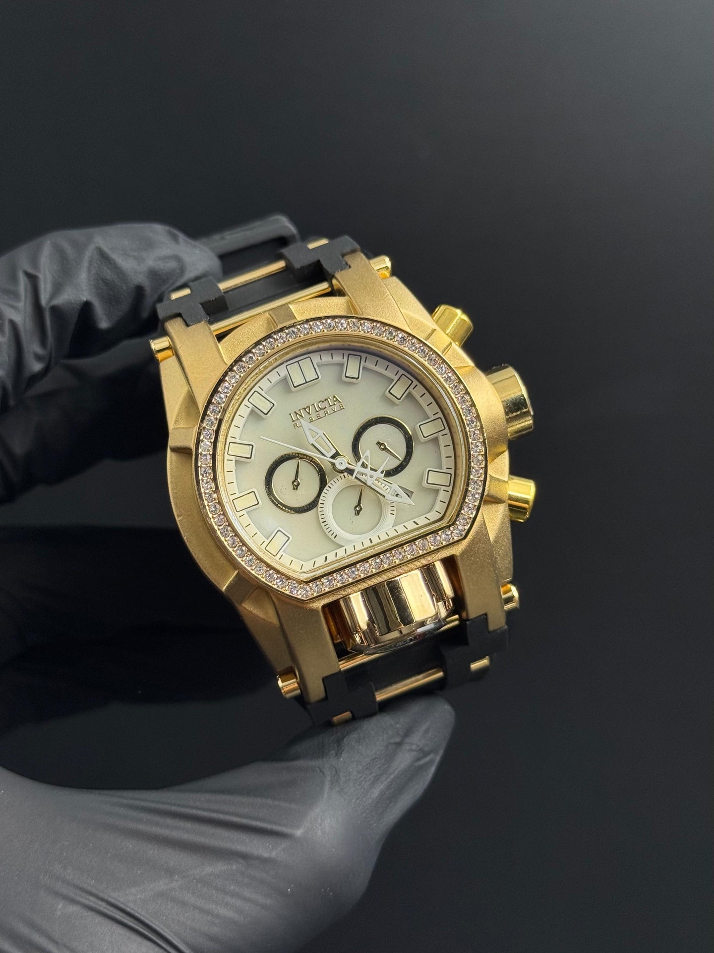 Invct Mujer Circones Goma Negra Tablero Blanco Dorado