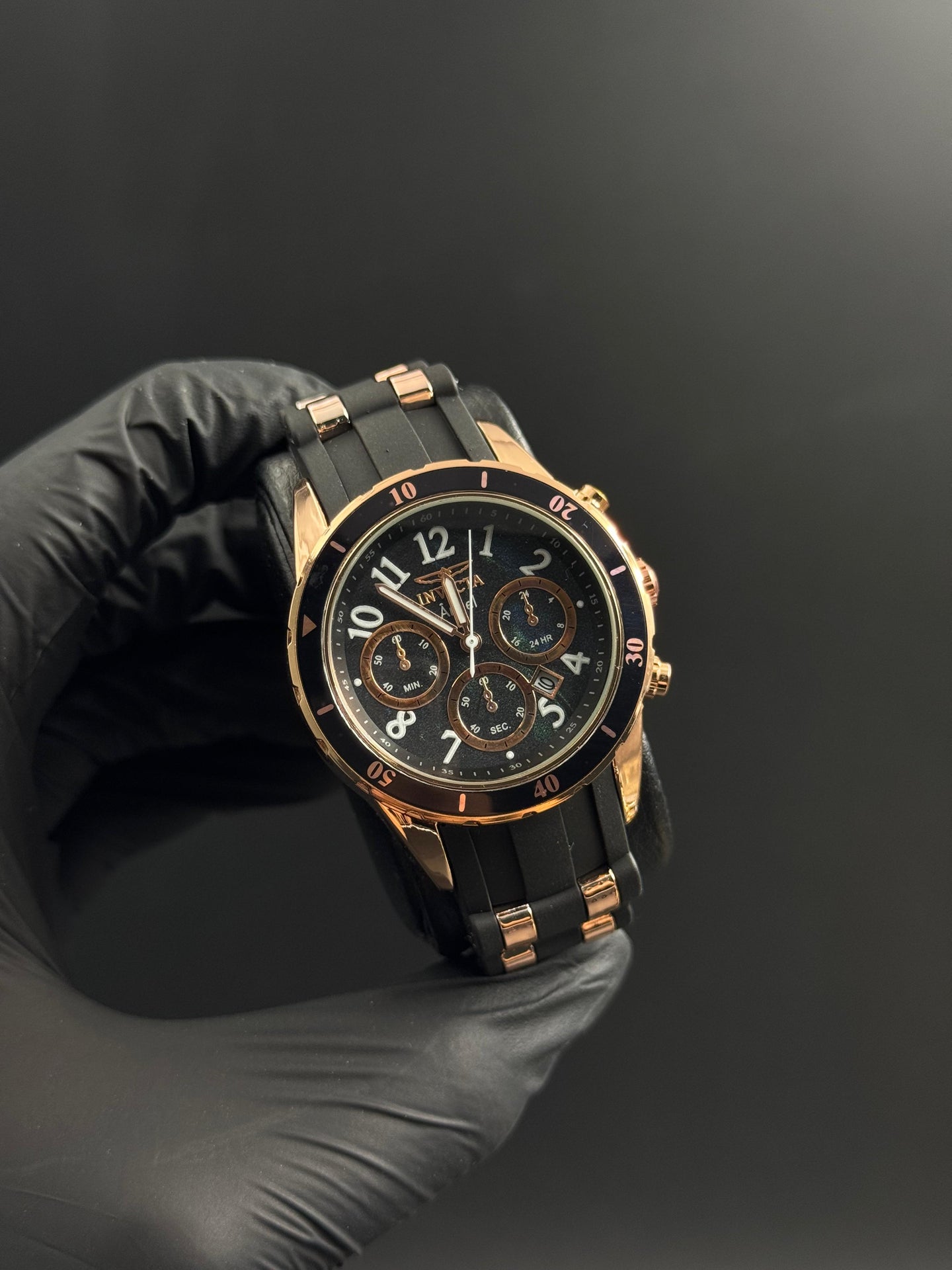 Invct Mujer 12H Goma Negra Tablero Negro Oro Rosa